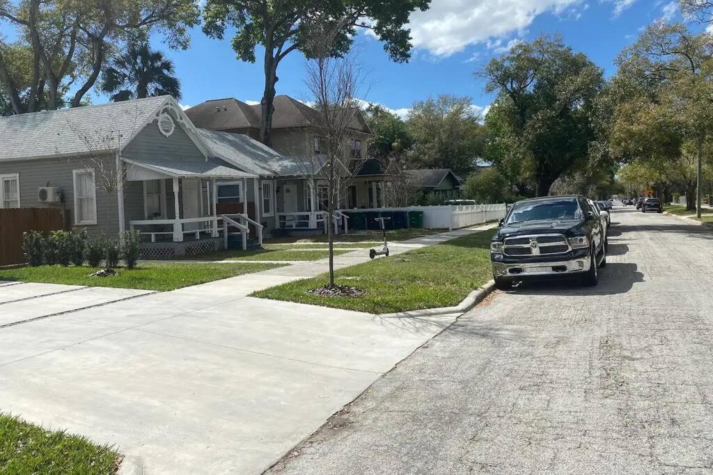 Cozy Studio Bungalow Steps To Armature Works Tampa Luaran gambar